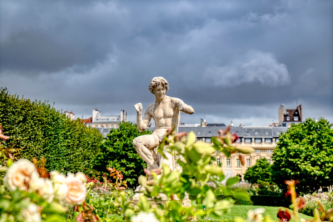 パリの自然の隅、チュイルリー公園を発見しよう - Paris | Secret World Trip Planner