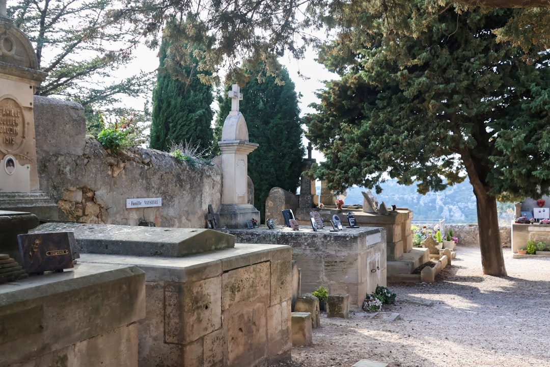 Descubre Les Baux-de-Provence: una joya medieval en Francia - Les Baux-de-Provence | Secret World Trip Planner
