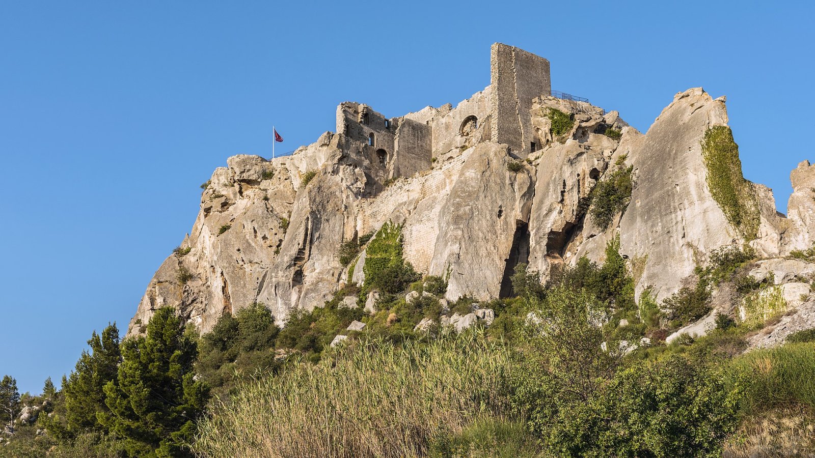 Découvrez le charme du Château des Baux en Provence - Les Baux-de-Provence | Secret World Trip Planner