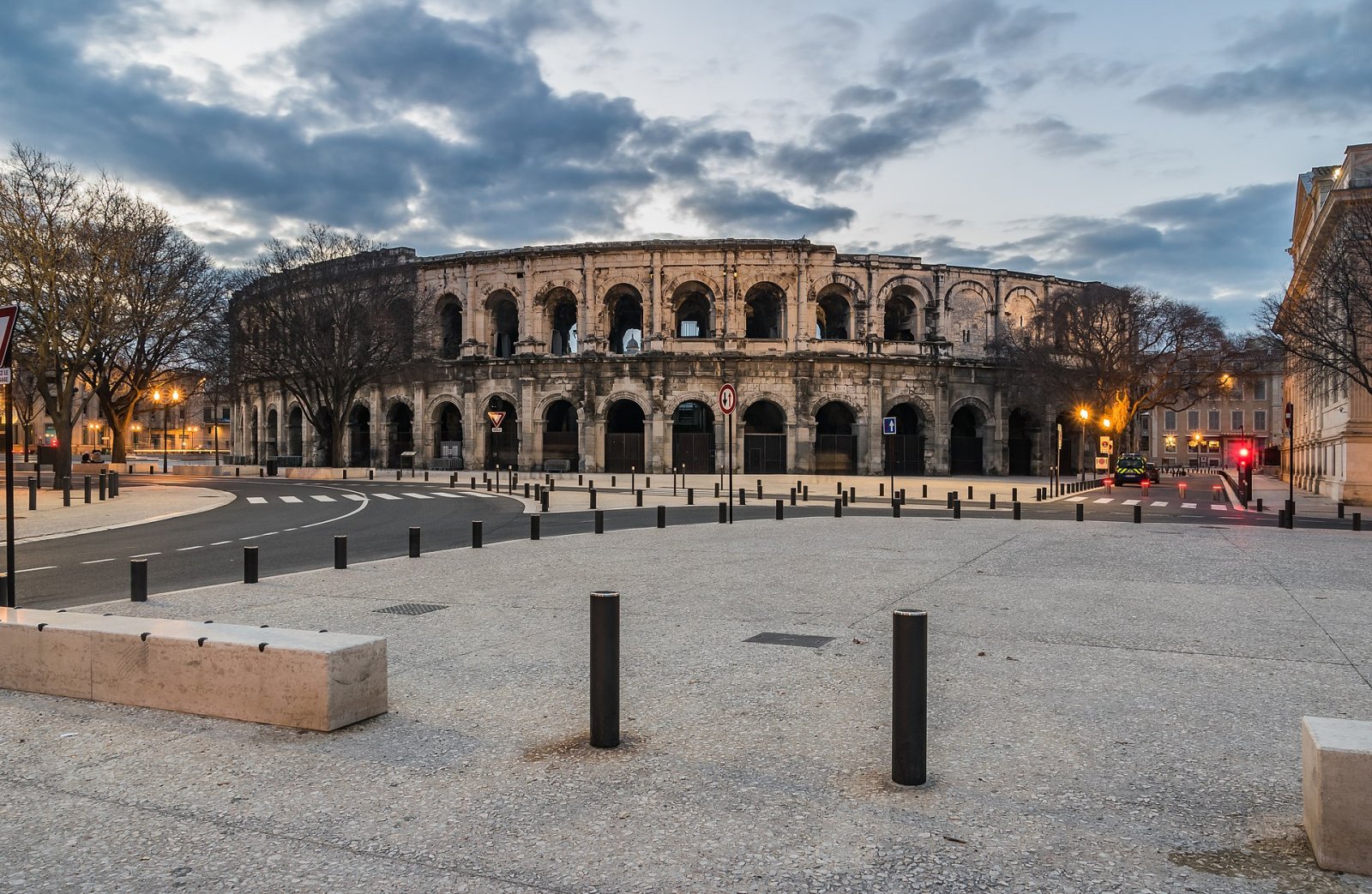 Explorez les Arènes de Nîmes : un trésor de l'histoire romaine - Nîmes | Secret World Trip Planner