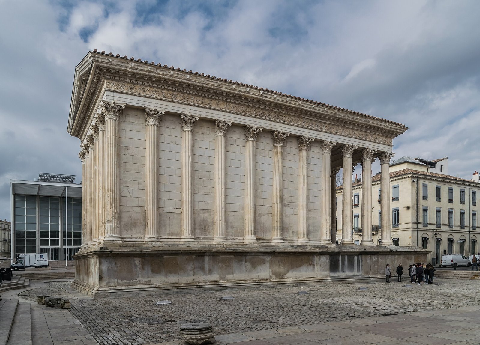 Maison Carrée:尼姆的罗马珍宝 - Nîmes | Secret World Trip Planner