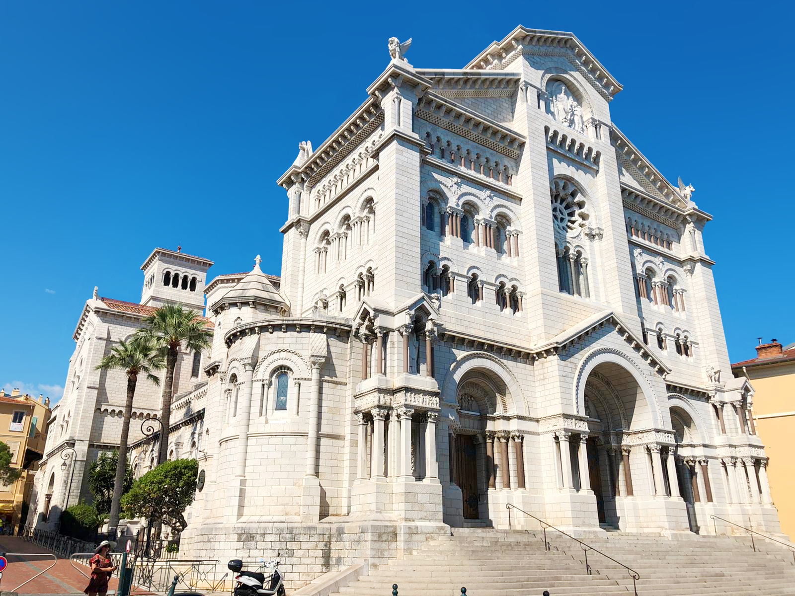 モナコ大聖堂を発見:文化と歴史の宝石 - Palais Princier | Secret World Trip Planner