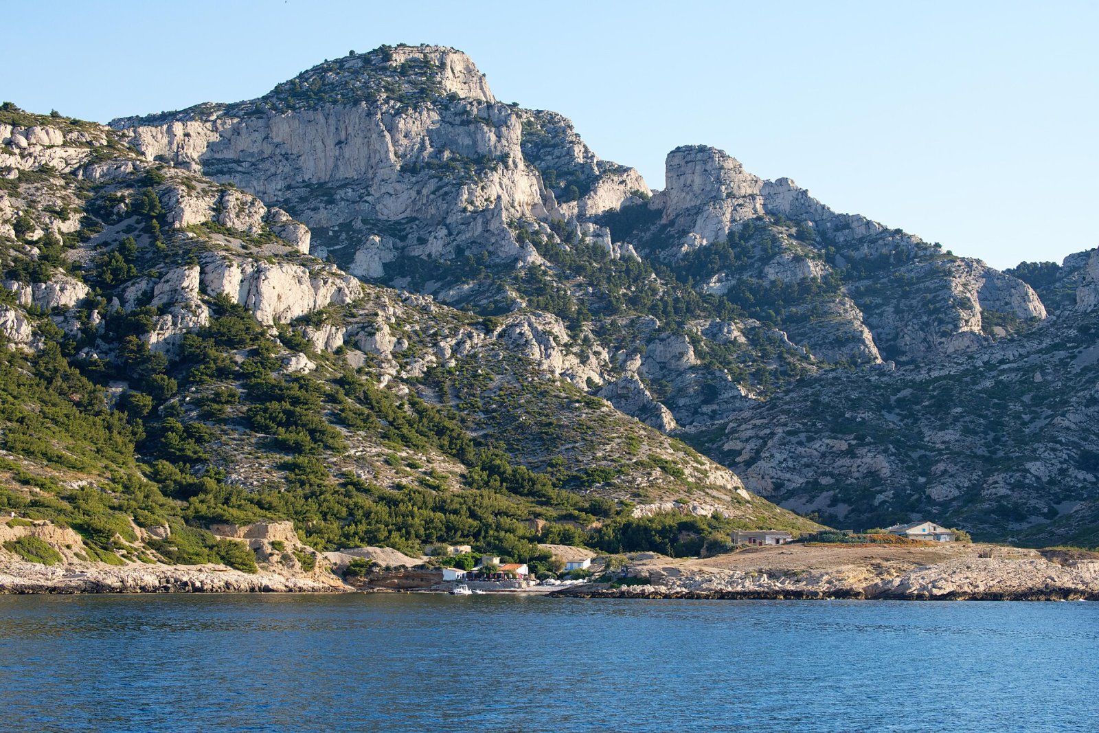 Calanques de Marseille : Un Paradis Naturel en France - Marseille | Secret World Trip Planner