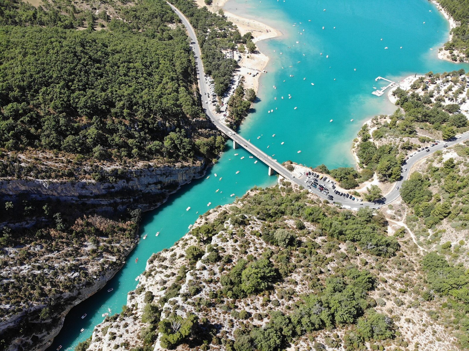 Lac de Sainte-Croix : un bijou naturel en Provence - Sainte-Croix-du-Verdon | Secret World Trip Planner