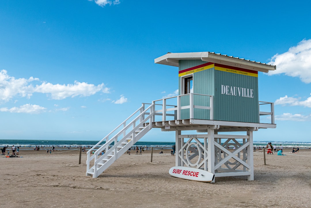 Deauville Beach: Ein Paradies in der Normandie - Deauville | Secret World Trip Planner