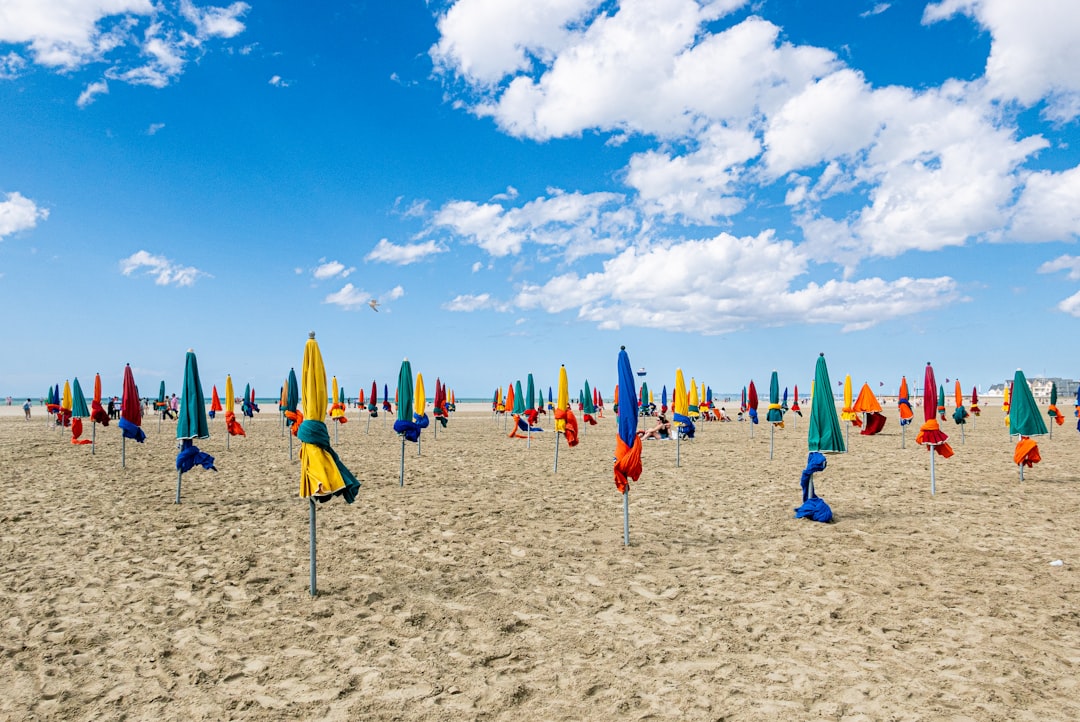 Praia de Deauville: Um pedaço do paraíso na Normandia - Deauville | Secret World Trip Planner