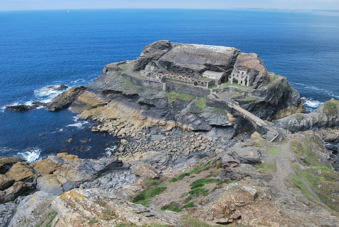 Découvrez la Presqu'île de Crozon : Nature et Culture en Bretagne - Vendeuvre-sur-Barse | Secret World Trip Planner