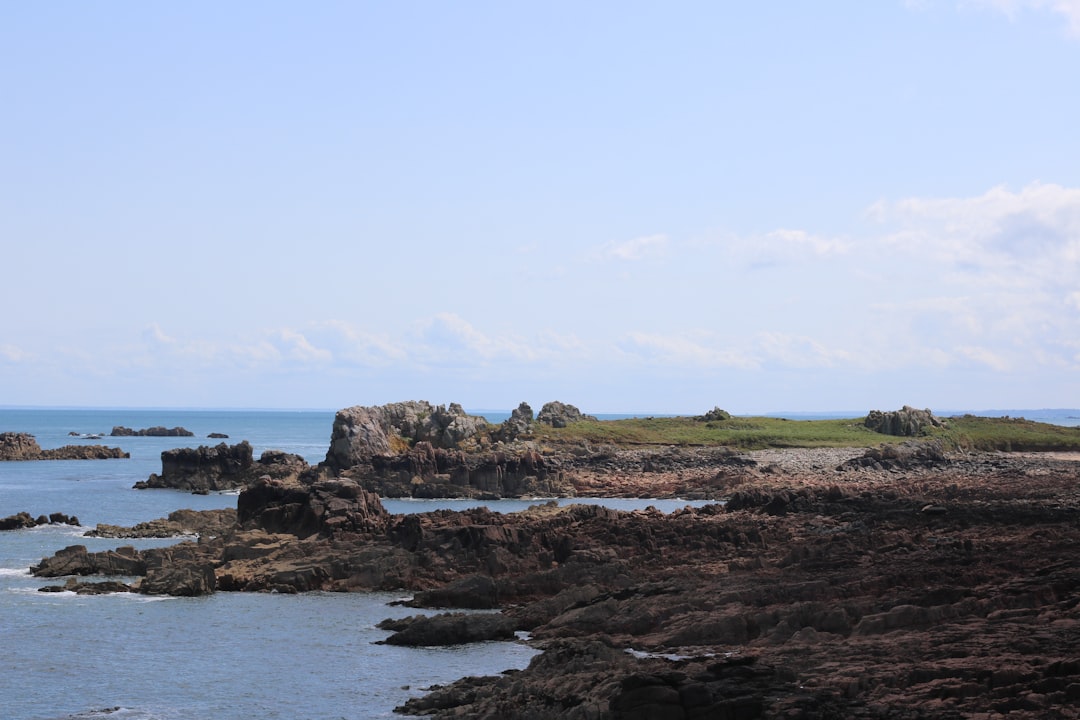 Descubra o encanto da Île de Bréhat na Bretanha - Pommeuse | Secret World Trip Planner