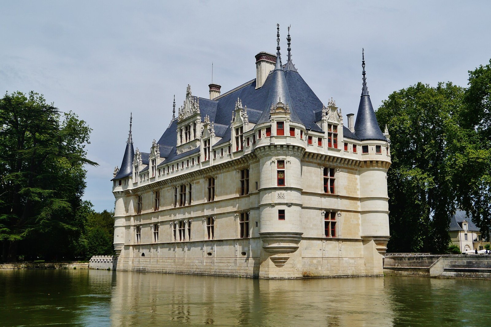 Откройте для себя Шато д'Азай-ле-Ридо: жемчужина Луары - Azay-le-Rideau | Secret World Trip Planner