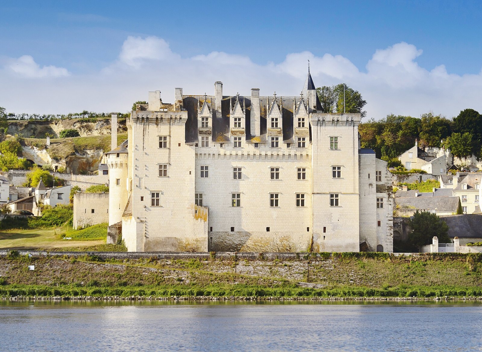 Descubra o Encanto do Château de Montsoreau no Vale do Loire - Montsoreau | Secret World Trip Planner