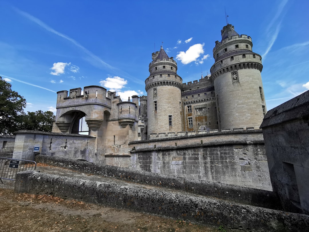 オクシタニーのピエールフォン城の魅力を発見する - Pierrefonds | Secret World Trip Planner