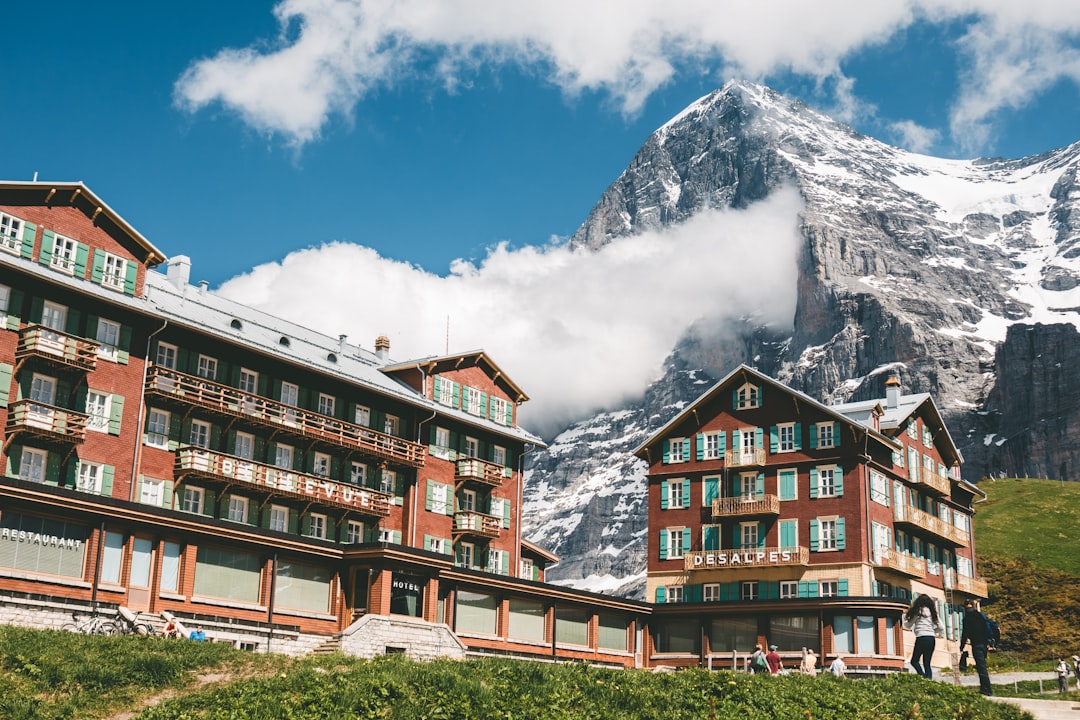 クライン・シャイデック：スイスの自然の楽園 - Kleine Scheidegg | Secret World Trip Planner