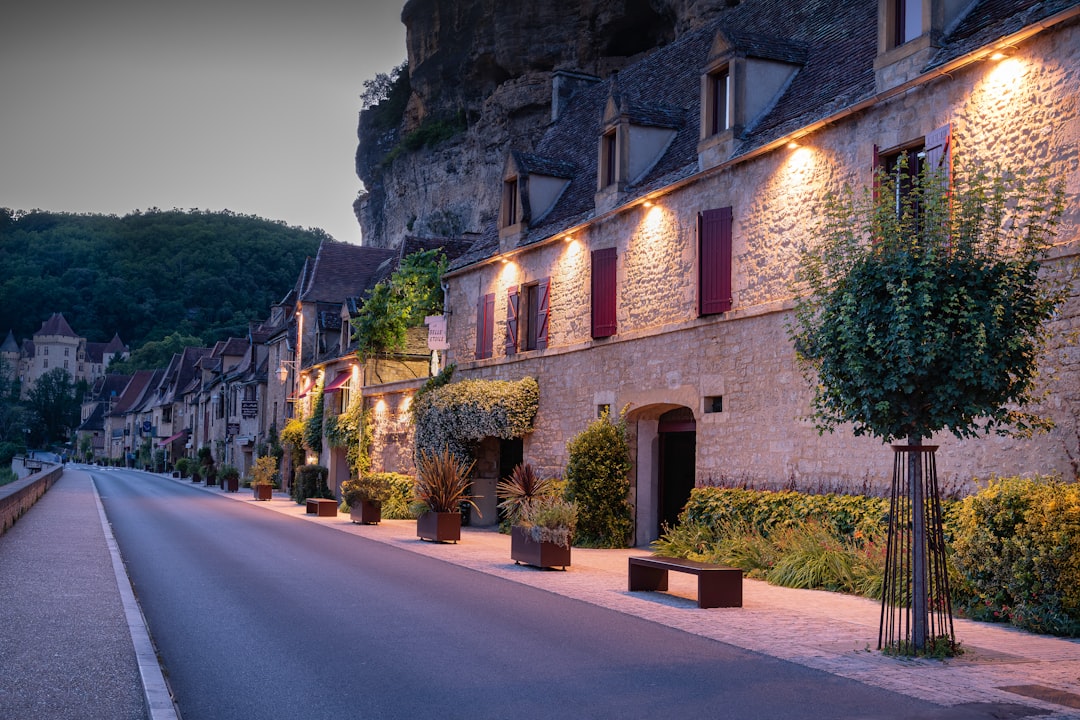 Découvrez La Roque-Gageac : Un bijou de la Nouvelle-Aquitaine - La Roque-Gageac | Secret World Trip Planner