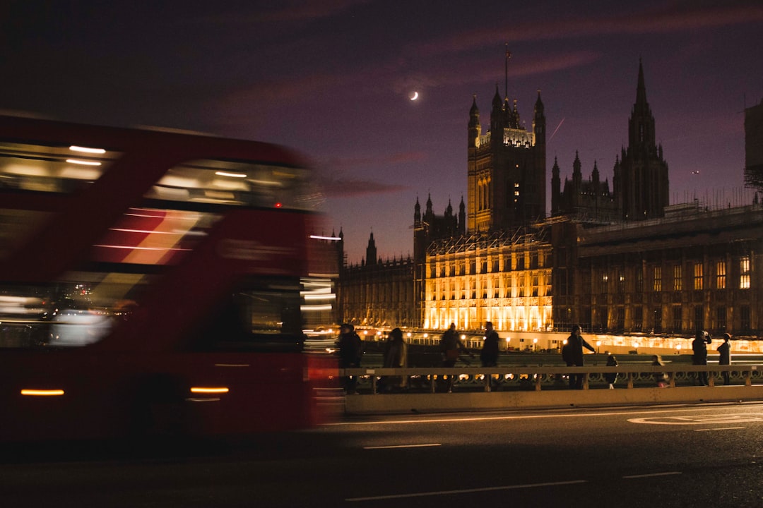 Secret World vs Google Trips: O Melhor Planejador de Viagem - Londra | Secret World Trip Planner