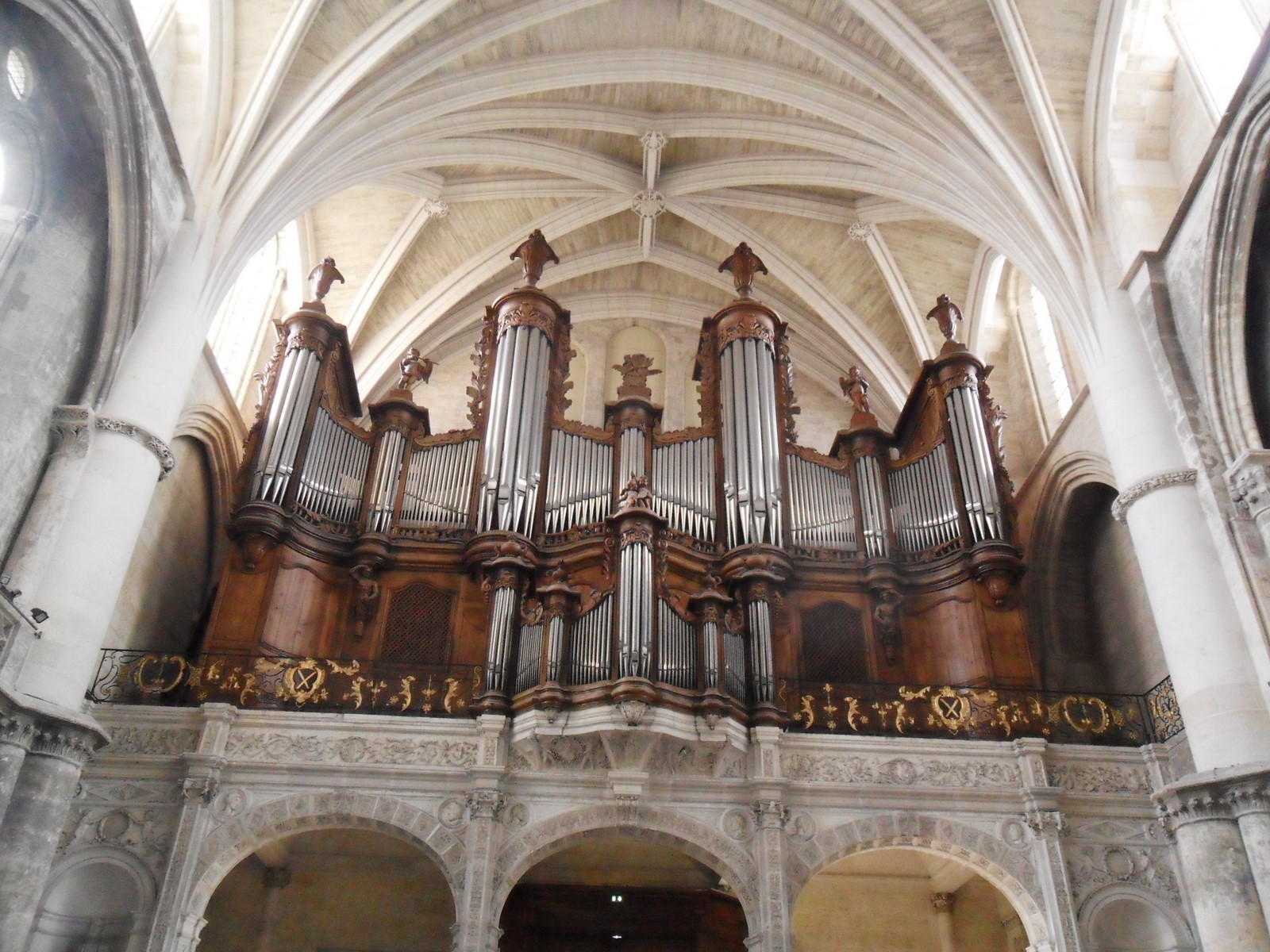 Descubra a Cathédrale Saint-André de Bordeaux: uma joia neoclássica - Saint-Germain-et-Mons | Secret World Trip Planner