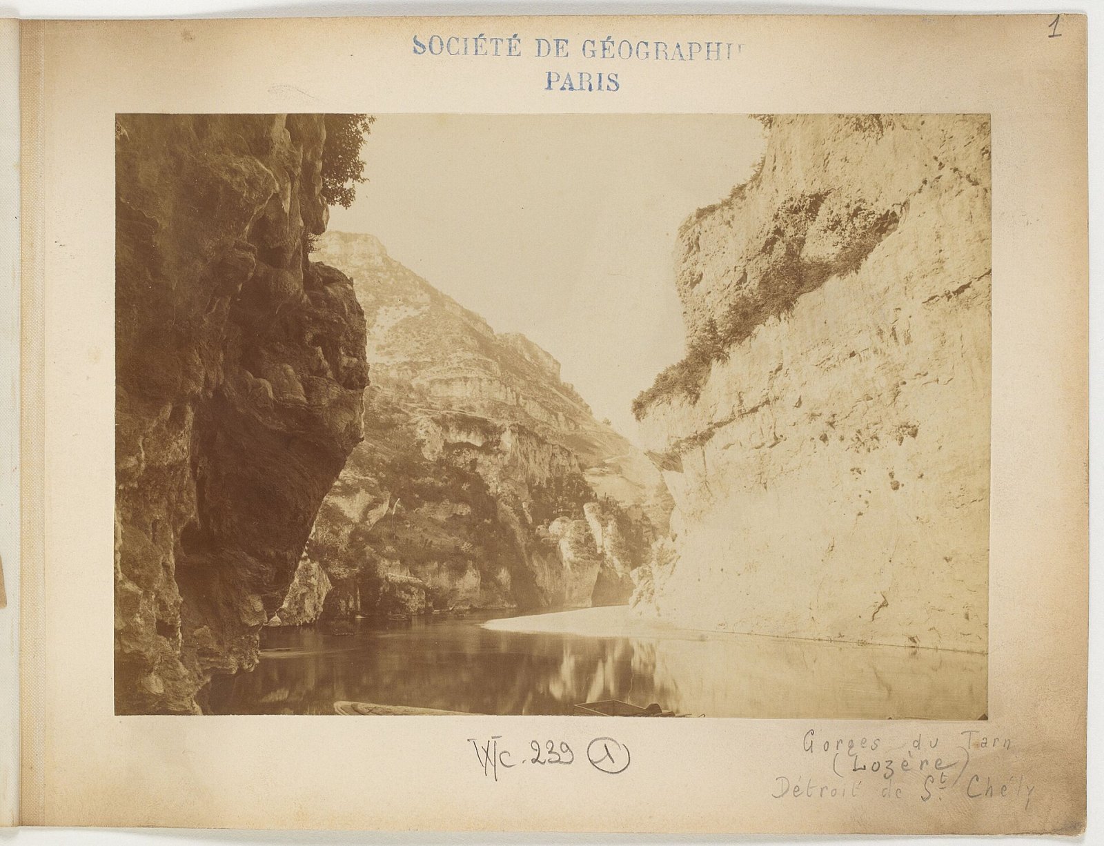 Scopri le Gorges de l'Aveyron a Saint-Antonin-Noble-Val - Saint-Antonin-Noble-Val | Secret World Trip Planner