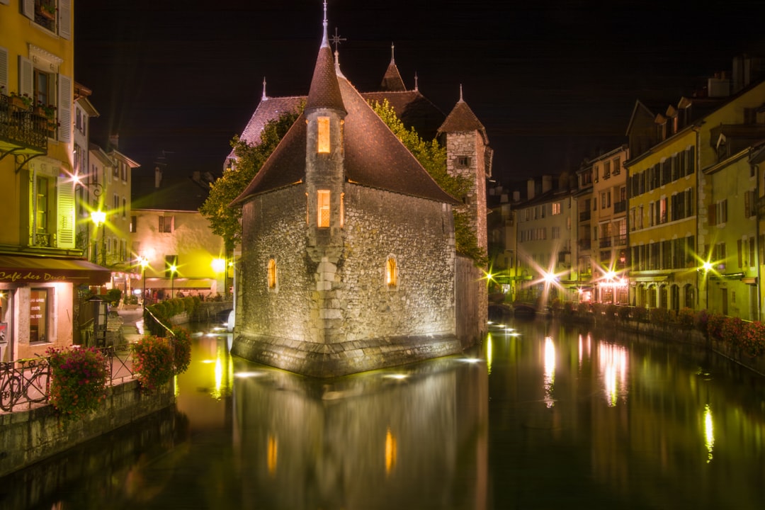 Descubre la Vieille Ville de Annecy: historia y bellezas ocultas - Annecy | Secret World Trip Planner