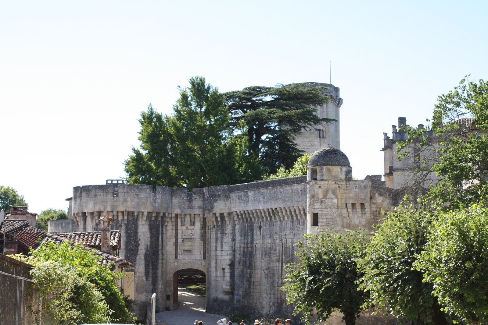 Découvrez le charme du Château de Bourdeilles en France - Bourdeilles | Secret World Trip Planner