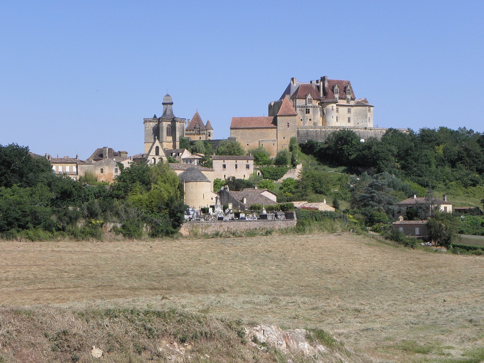 Château de Biron: 역사와 아름다움의 누벨 아키텐 - Biron | Secret World Trip Planner