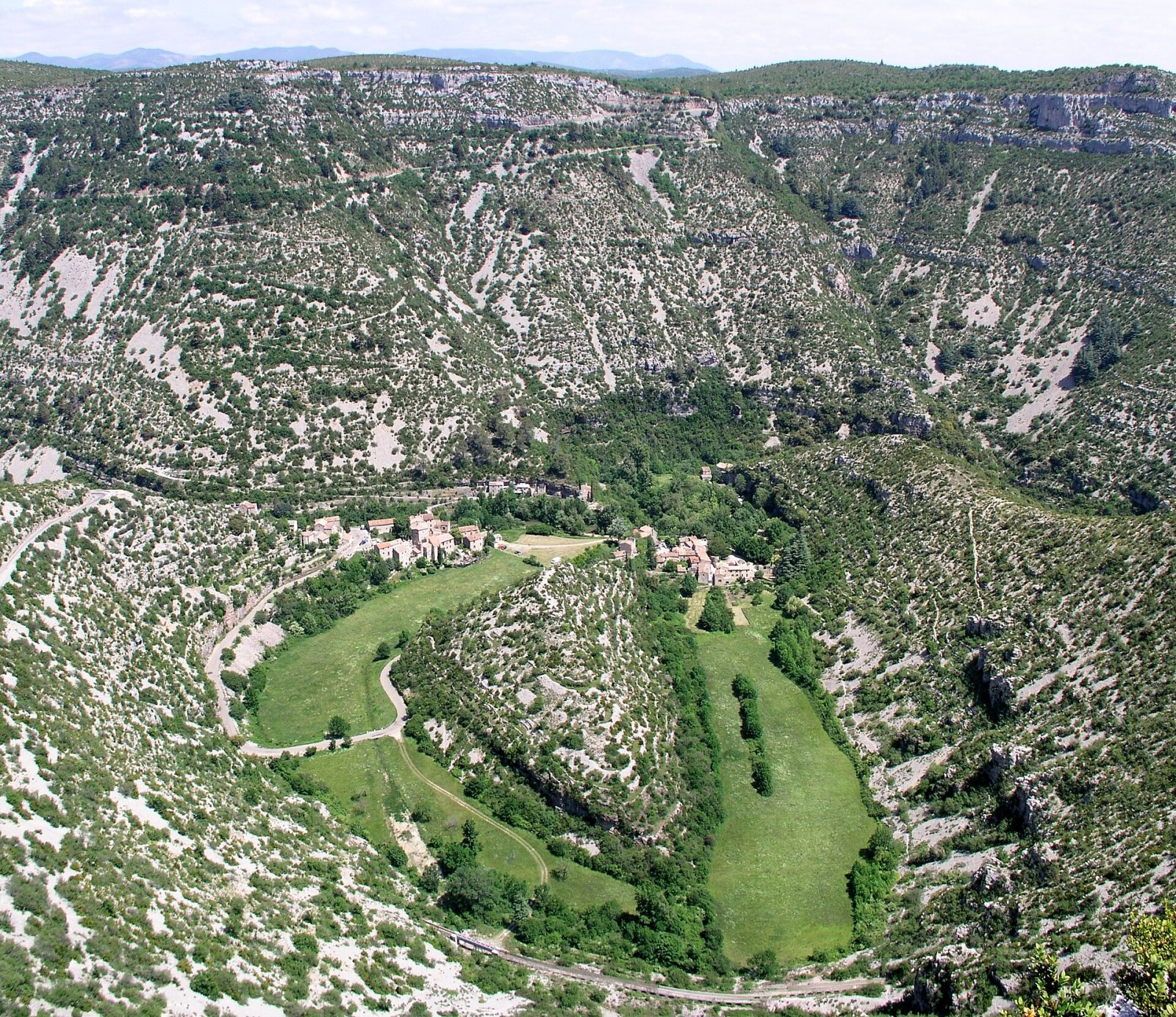 Descubra o Cirque de Navacelles: uma joia natural na França — Saint-Maurice-Navacelles