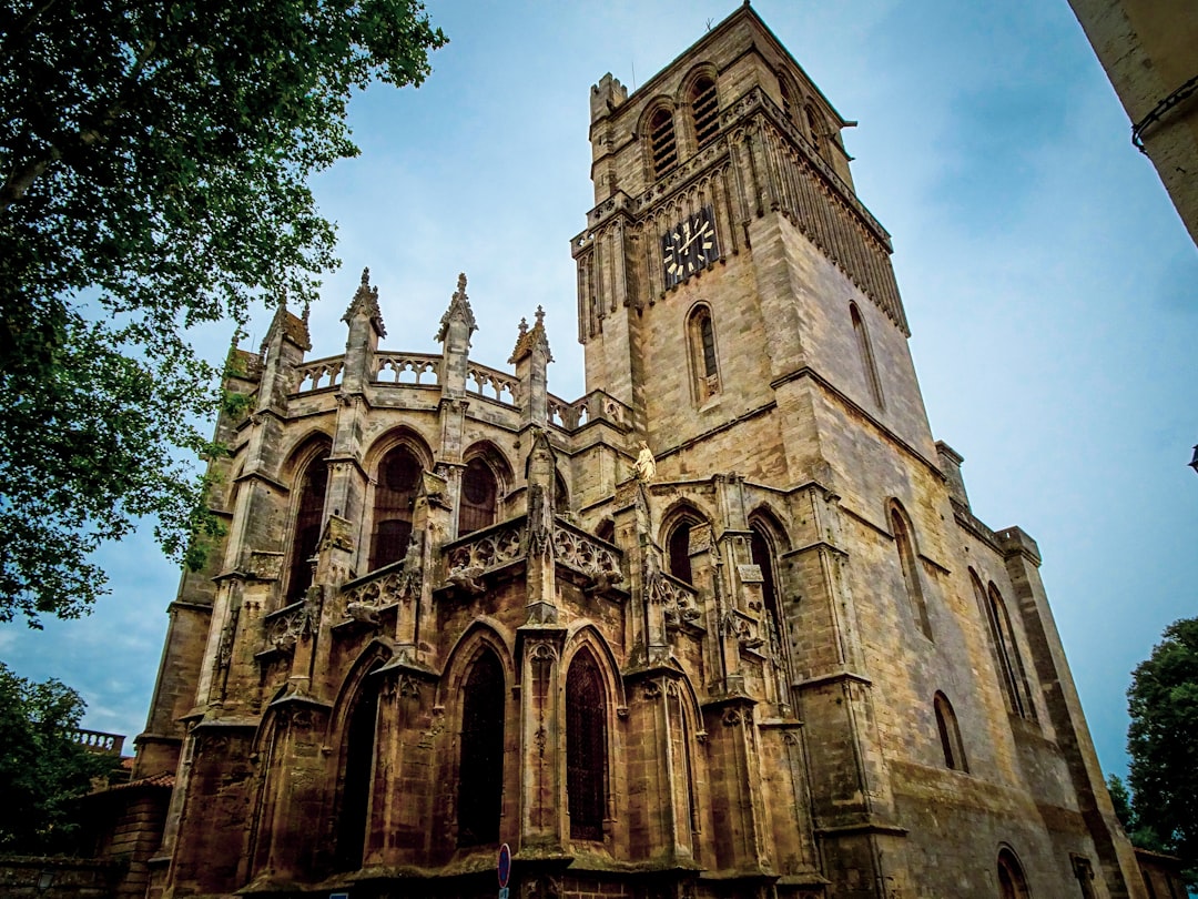Descubre la Cathédrale Saint-Nazaire en Béziers: una joya de Occitania - Béziers | Secret World Trip Planner