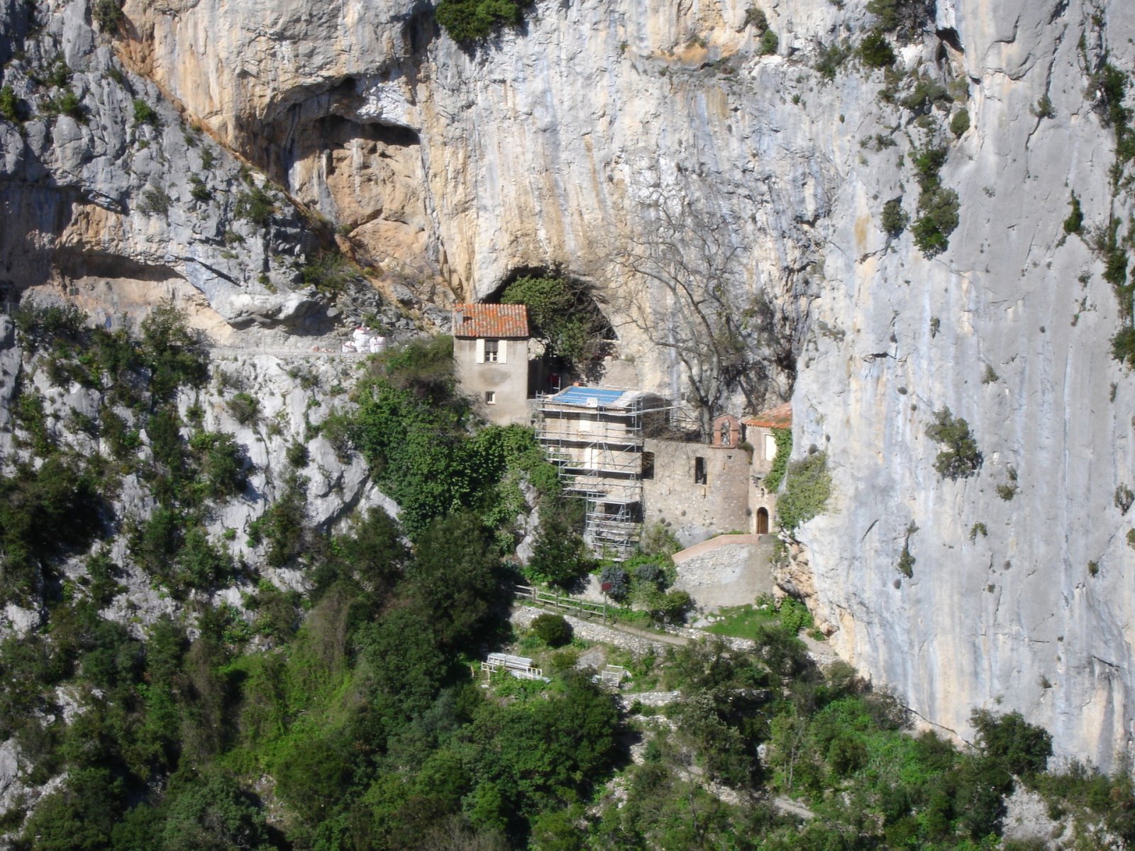 Scopri le Gorges de Galamus: un gioiello naturale in Occitanie - Saint-Paul-de-Fenouillet | Secret World Trip Planner