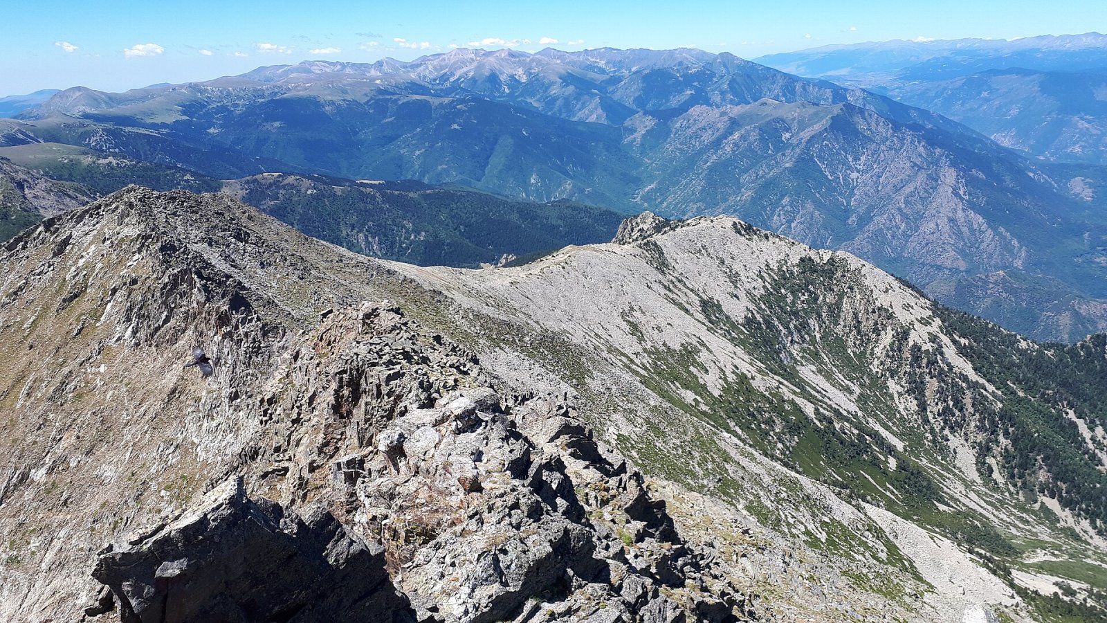 Descubra o Pic du Canigou: uma joia natural na Occitânia - Taurinya | Secret World Trip Planner