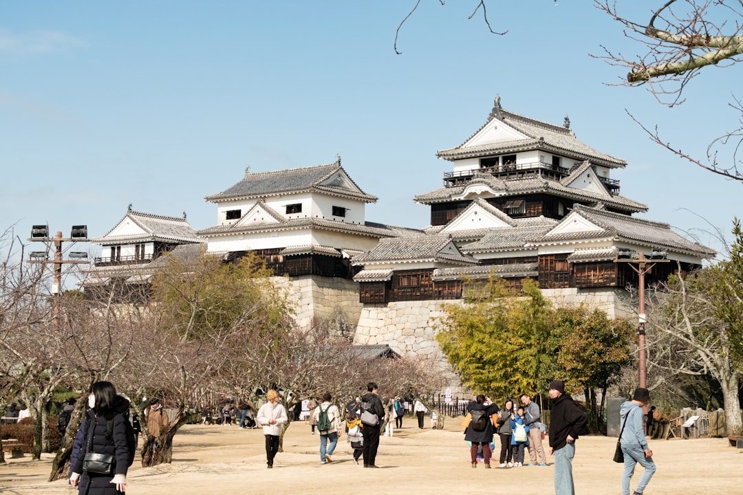 Descubre el Castillo de Matsuyama: Historia y Bellezas - Matsuyama | Secret World Trip Planner