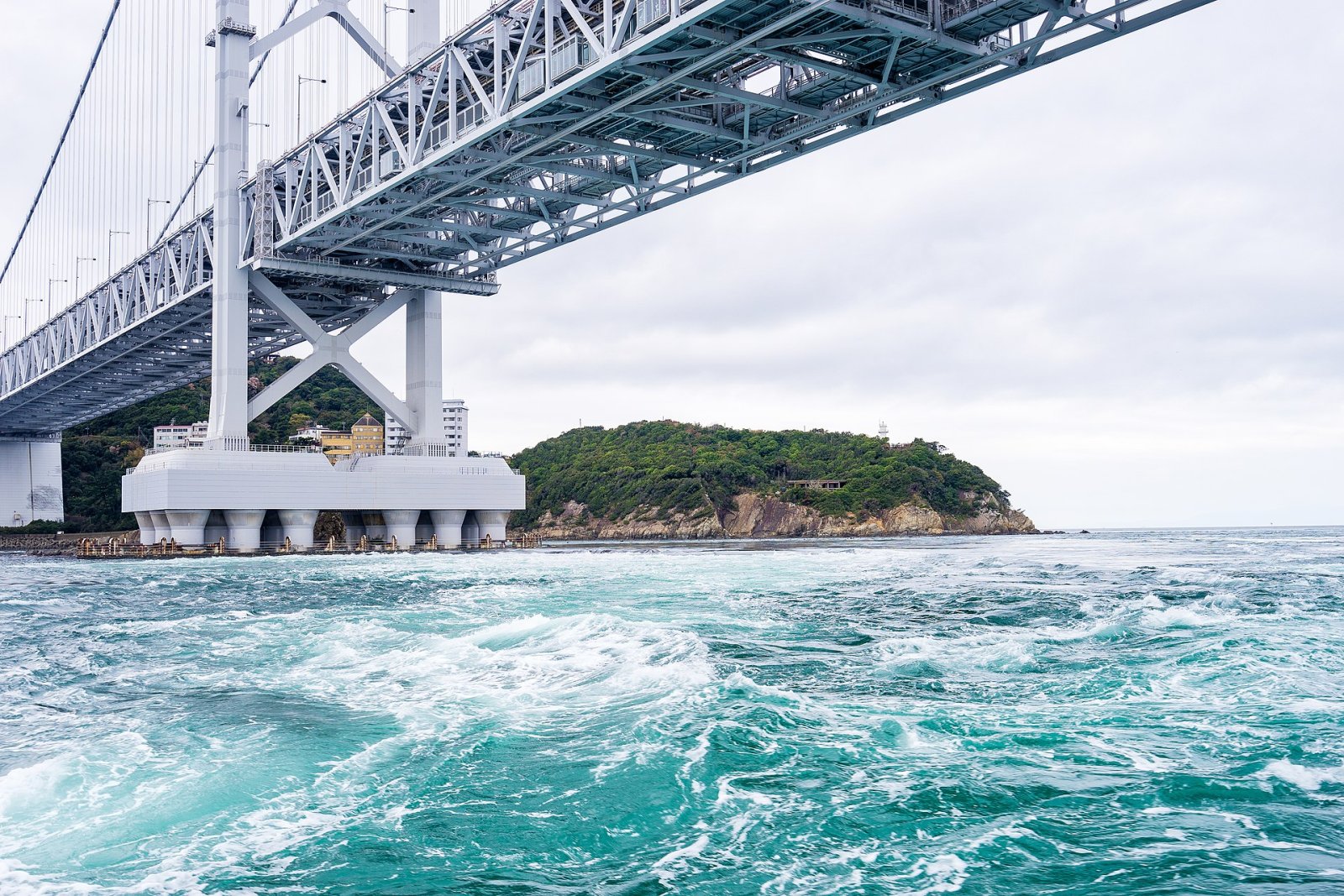 Descubra os impressionantes redemoinhos de Naruto no Japão - Minamiawaji | Secret World Trip Planner