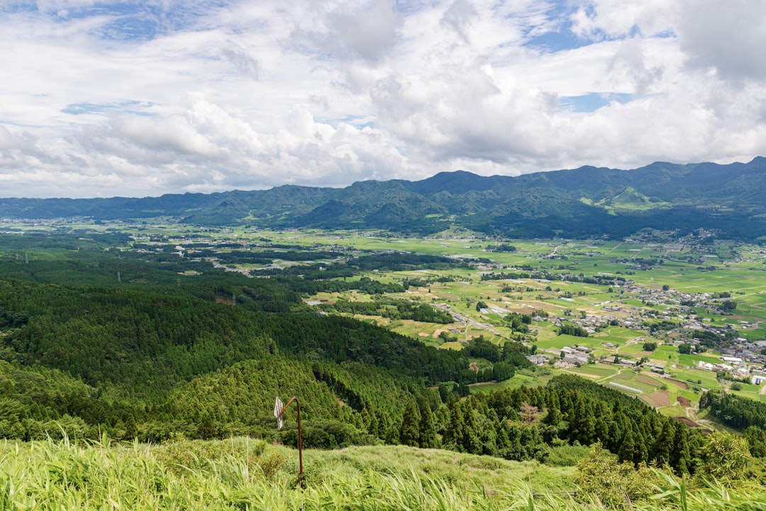 Découvrez le Mont Aso : un voyage entre nature et volcans au Japon - Takamori | Secret World Trip Planner