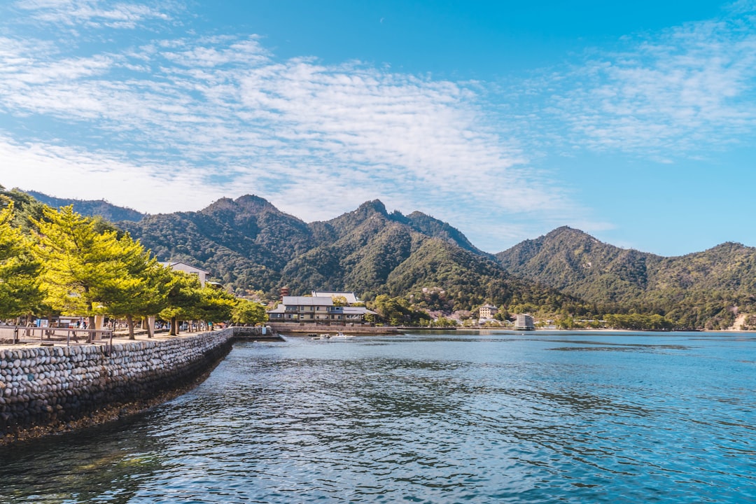 Descubra a Ilha de Miyajima: uma joia natural do Japão - Hatsukaichi | Secret World Trip Planner