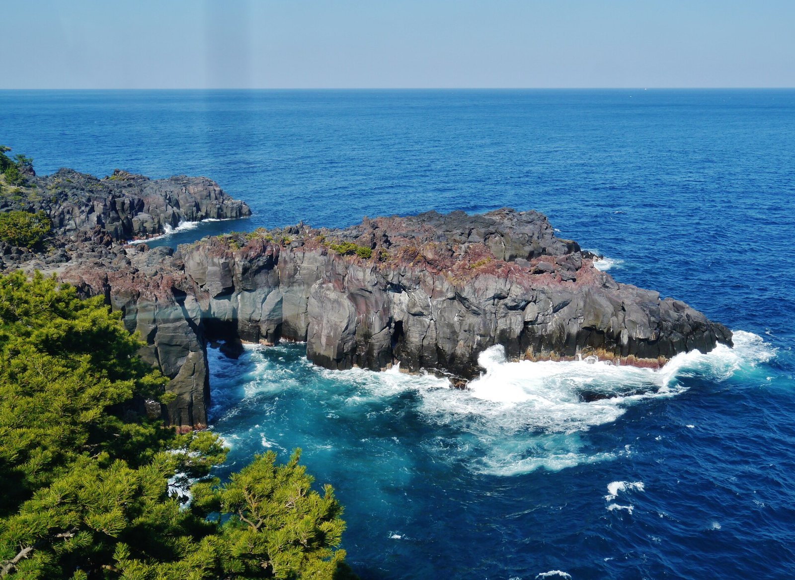Descubre la Majestuosidad de la Costa Jogasaki en Japón - Itō | Secret World Trip Planner