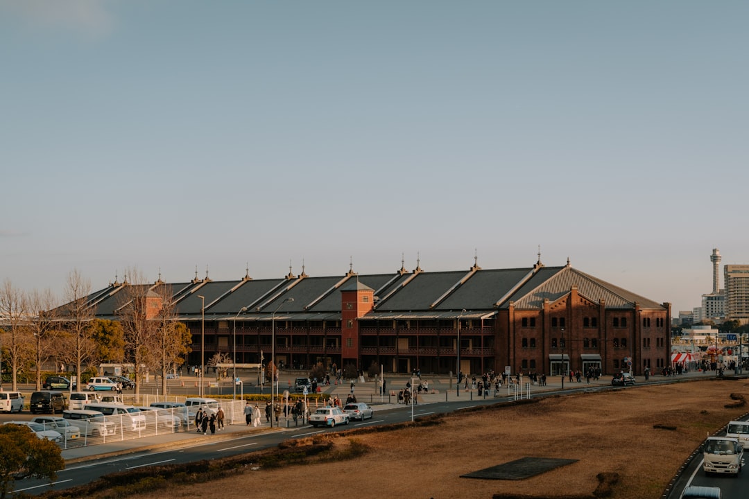 Explorez le Yokohama Red Brick Warehouse : Histoire et Culture - Yokohama | Secret World Trip Planner