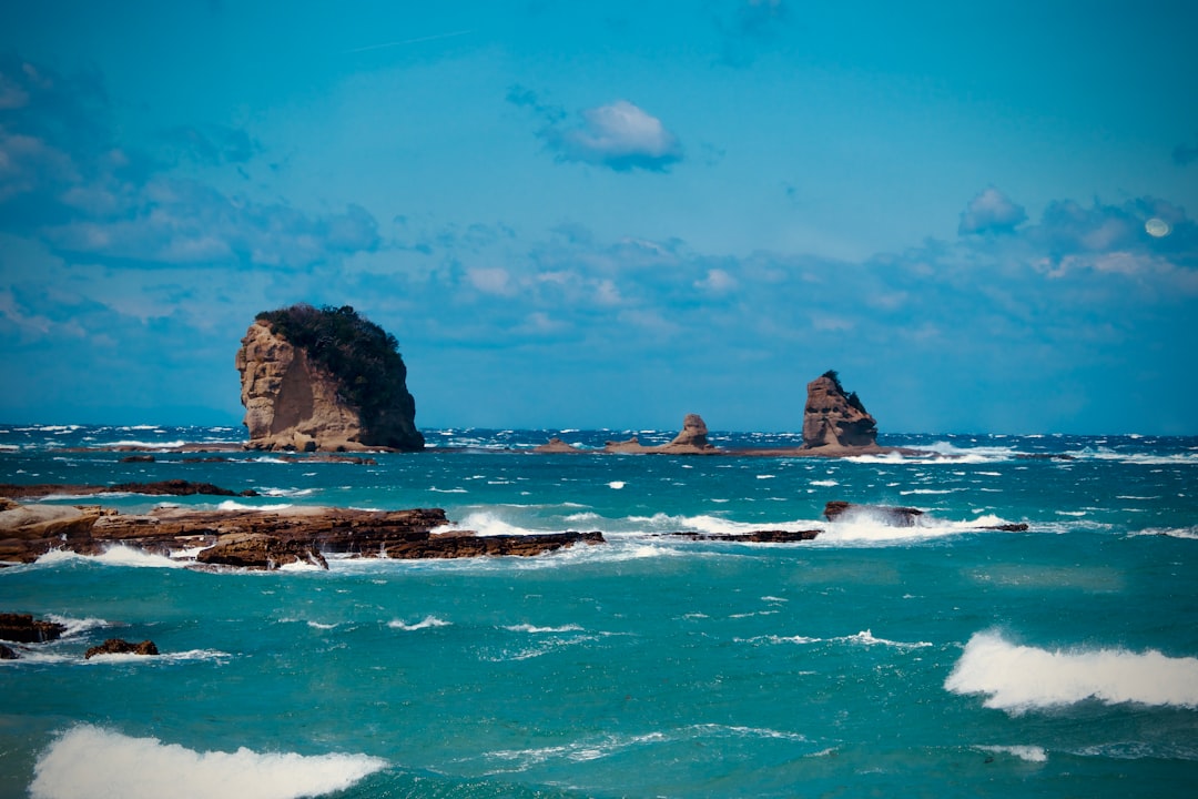 Descubra a Praia de Shirahama: o tesouro da costa japonesa - Shirahama | Secret World Trip Planner