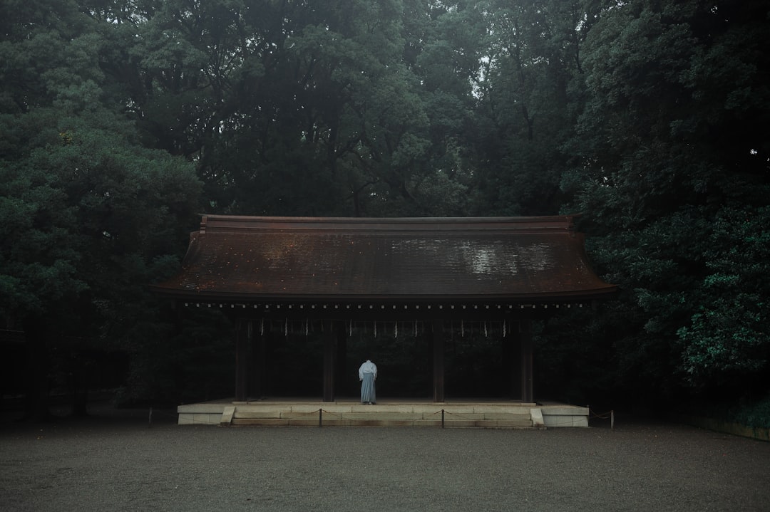 Découvrez le sanctuaire Meiji : un joyau de Tokyo entre culture et nature - Shibuya | Secret World Trip Planner