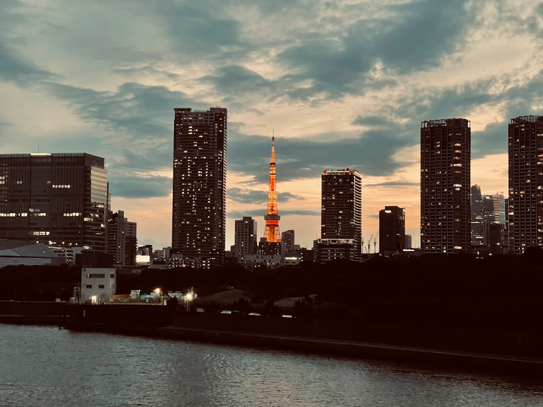 도쿄 타워 발견하기: 일본 문화와 현대성의 상징 - Minato City | Secret World Trip Planner