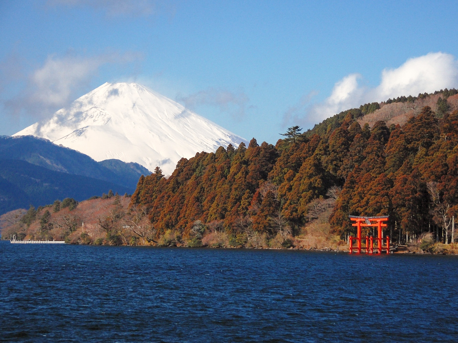 Descubre el Lago Ashi: una joya natural en el corazón de Japón - Hakone | Secret World Trip Planner