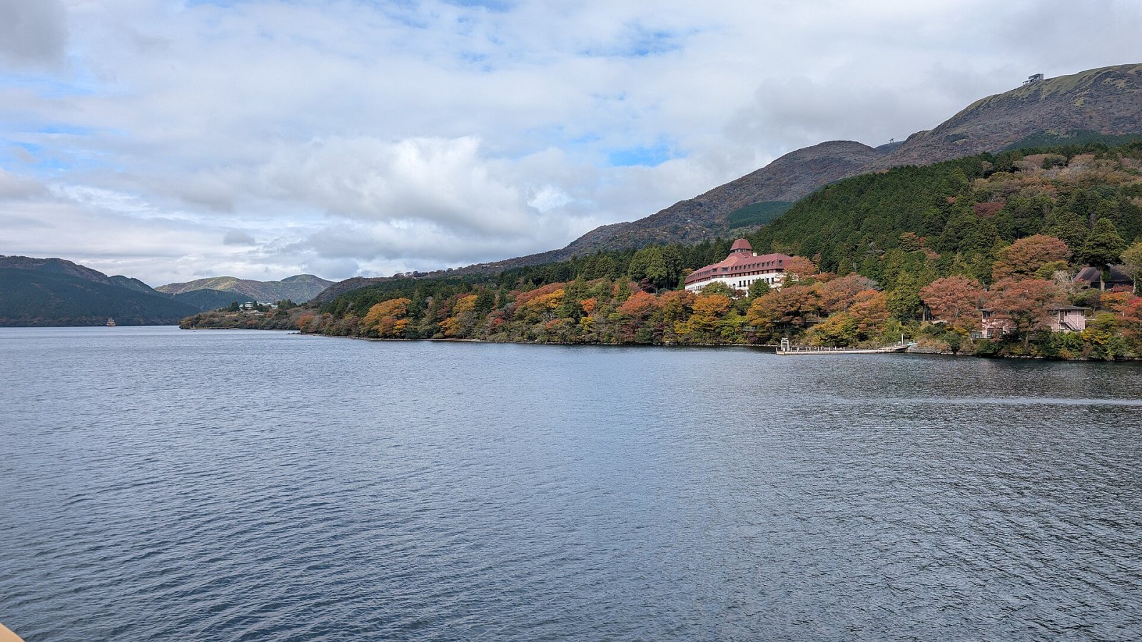Descubre el Lago Ashi: una joya natural en el corazón de Japón - Hakone | Secret World Trip Planner