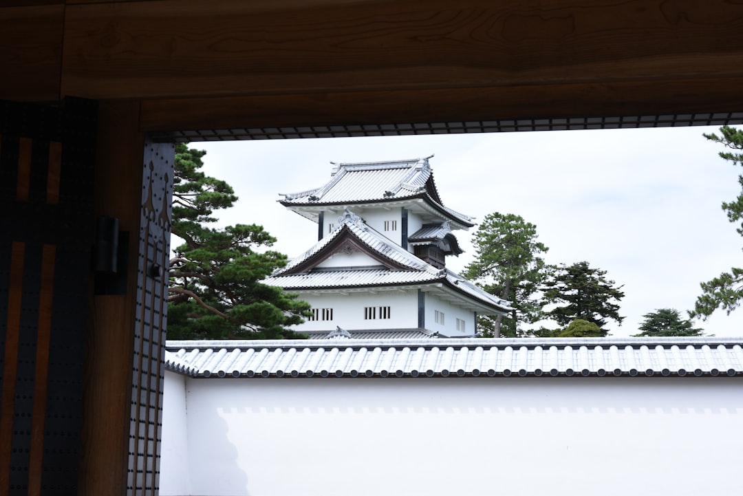 金沢城を発見:日本の歴史的宝物 - Kanazawa | Secret World Trip Planner