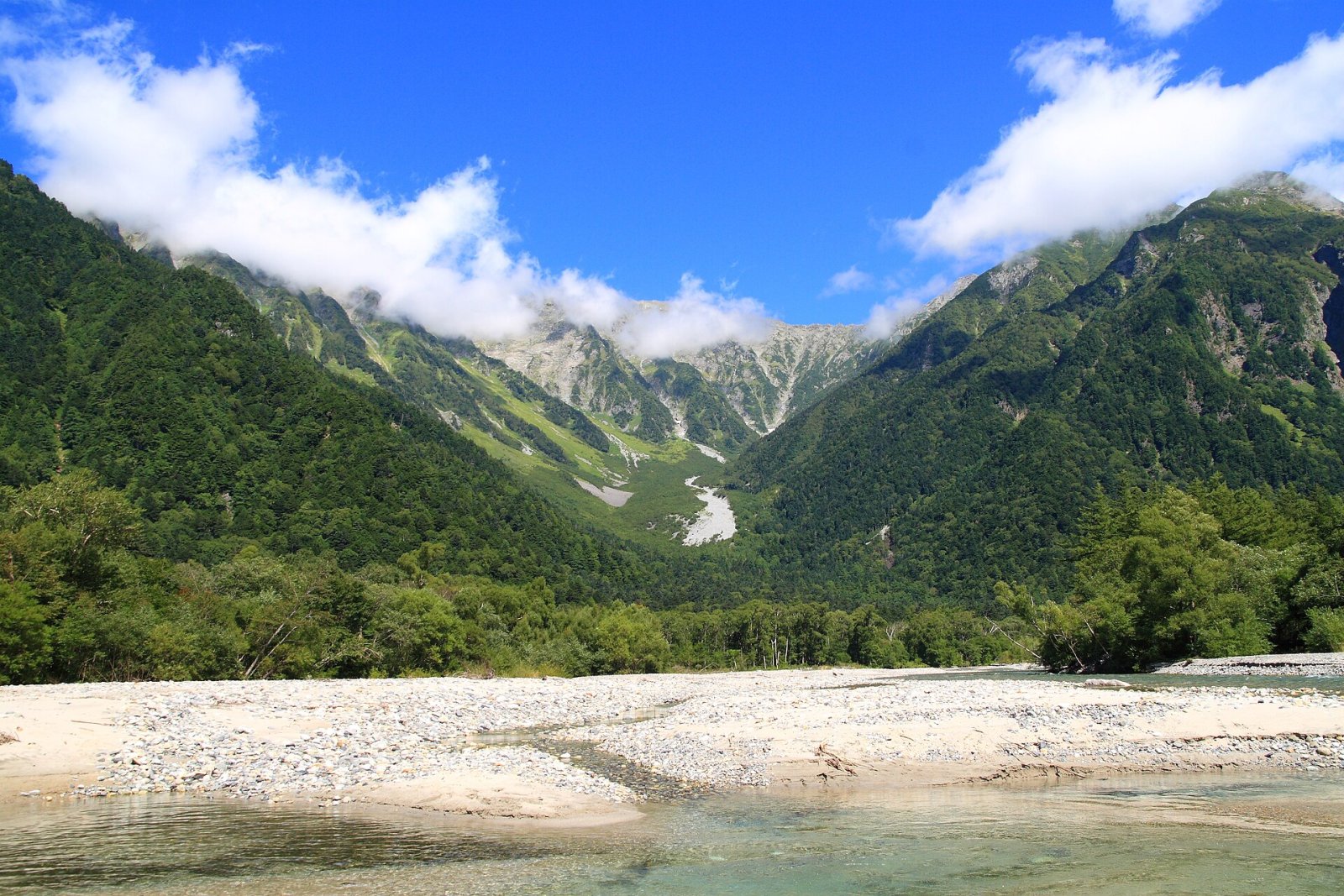 Kamikochi: A Paradise in the Japanese Alps - Matsumoto | Secret World Trip Planner