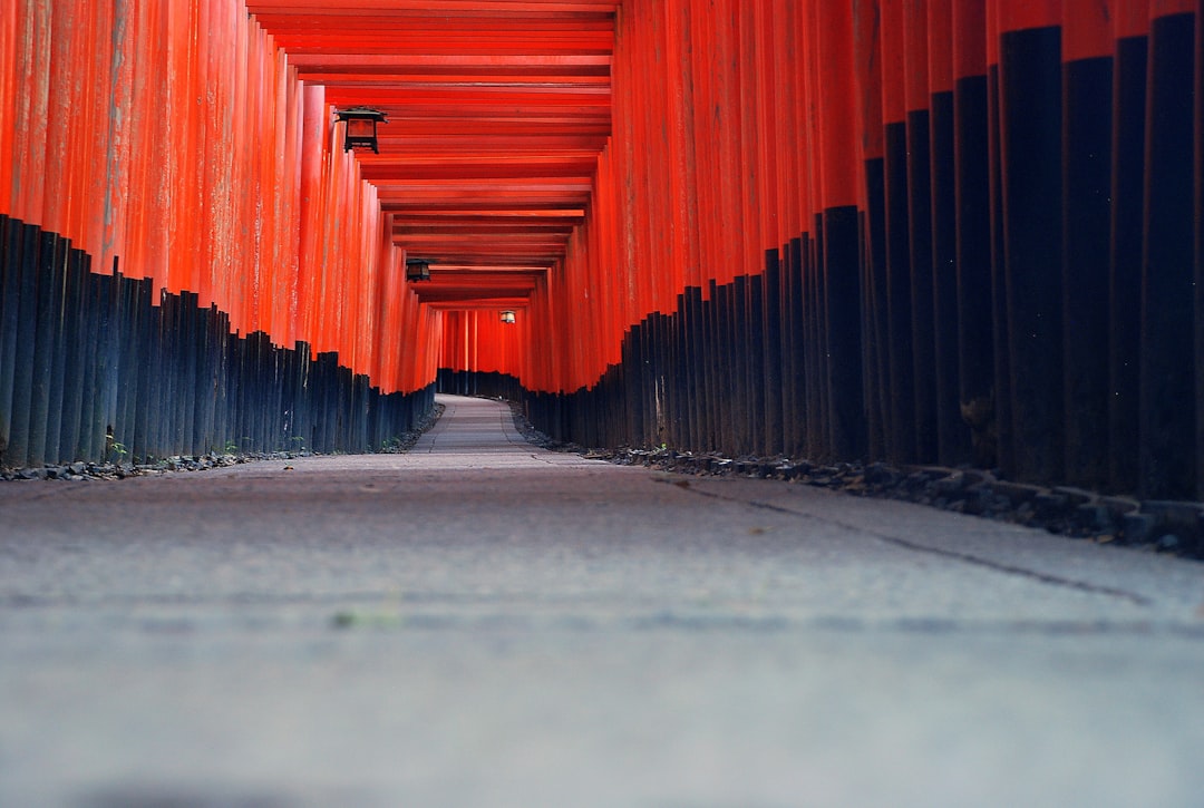 伏见稻荷神社:日本文化的心灵之旅 - Kyoto | Secret World Trip Planner