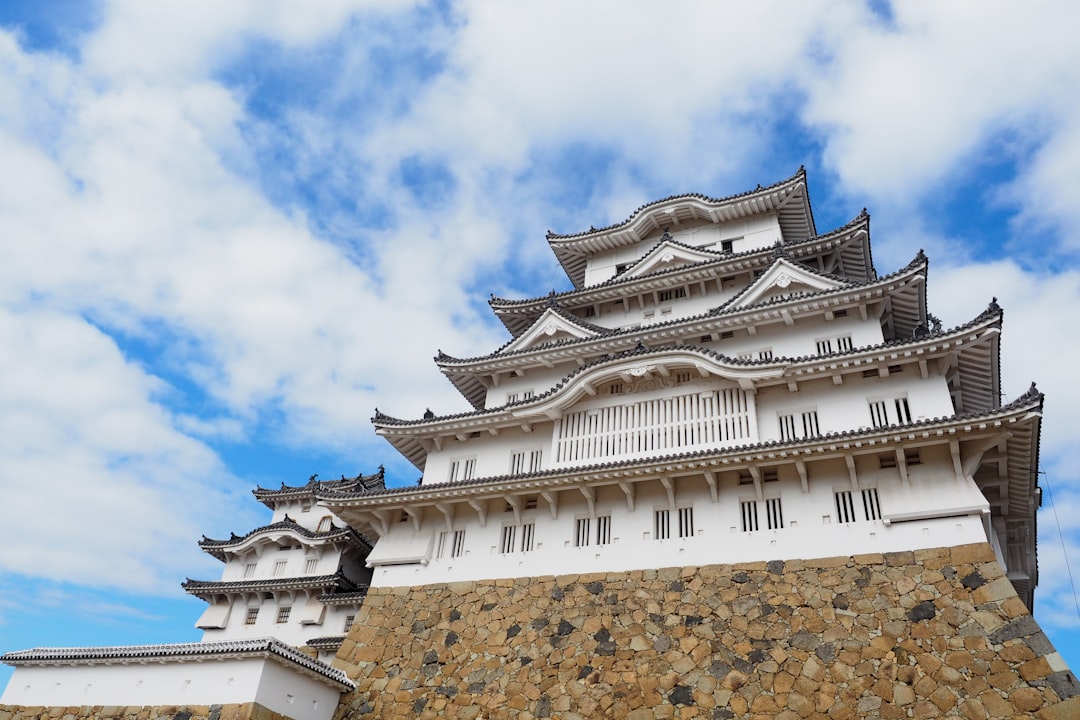 히메지 성 발견하기: 일본 간사이의 보석 - Himeji | Secret World Trip Planner