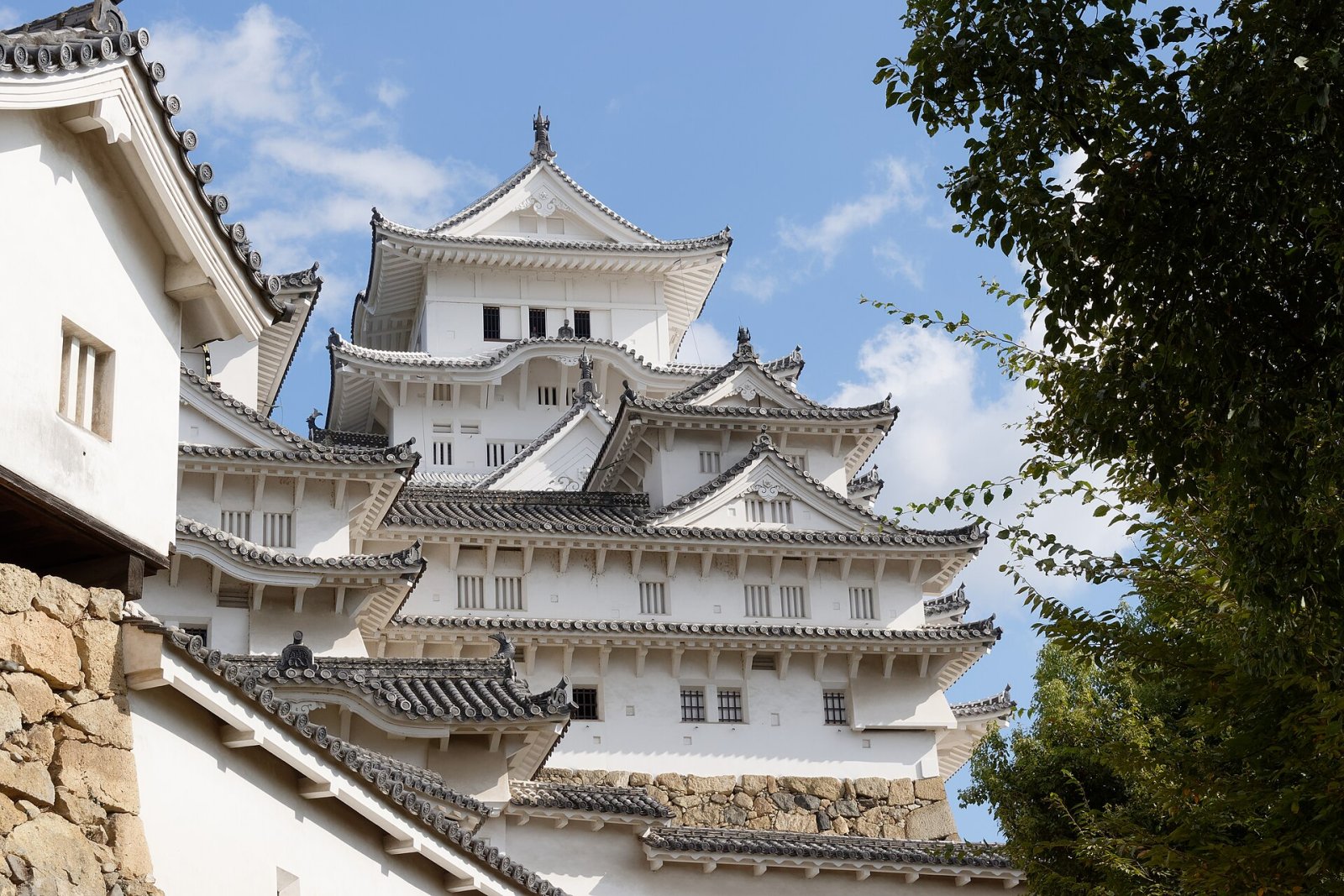 发现姬路城:日本关西的瑰宝 - Himeji | Secret World Trip Planner