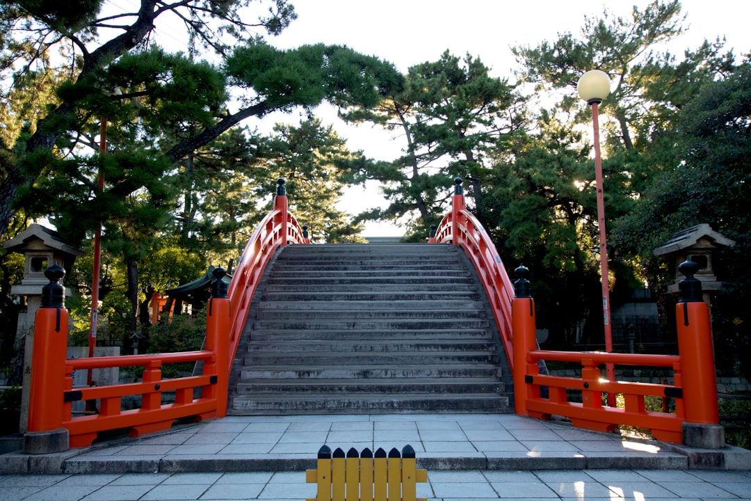 스미요시 타이샤 탐방: 오사카의 문화 보물 - Osaka | Secret World Trip Planner