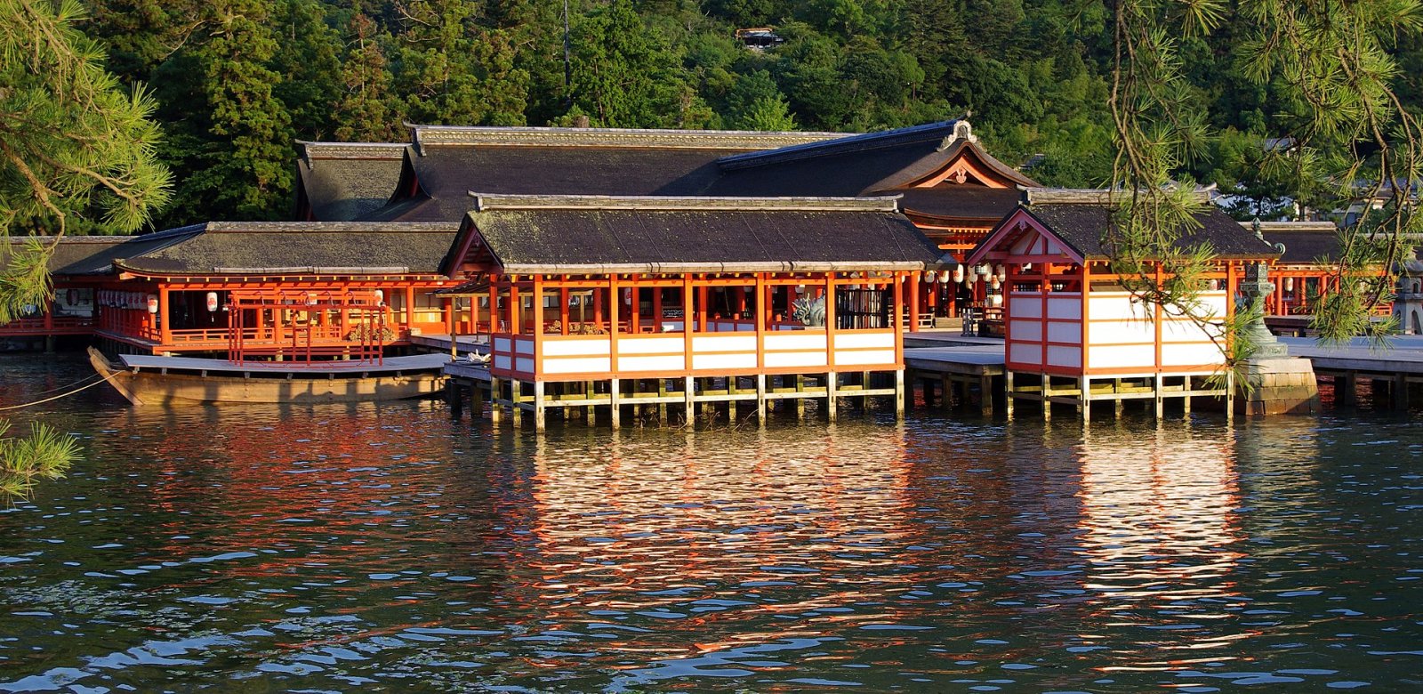 Découvrez le sanctuaire d'Itsukushima : un trésor culturel au Japon — Hatsukaichi