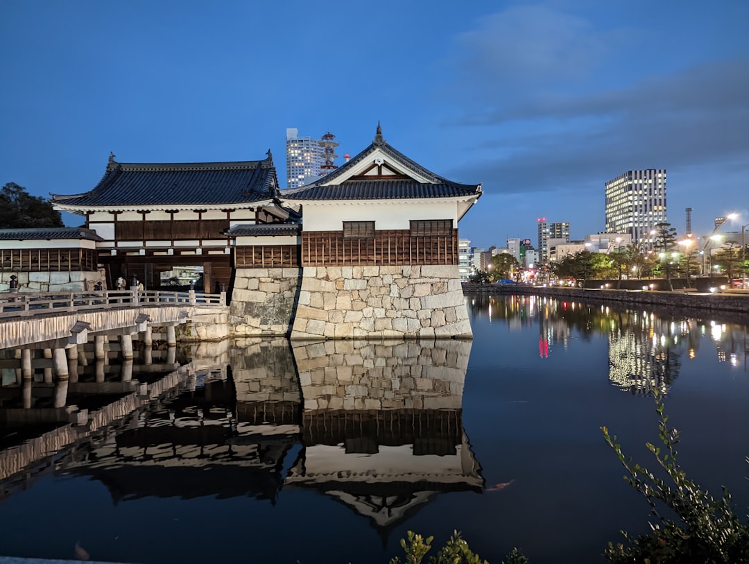 Exploration du Château de Hiroshima : Histoire et Culture - Hiroshima | Secret World Trip Planner