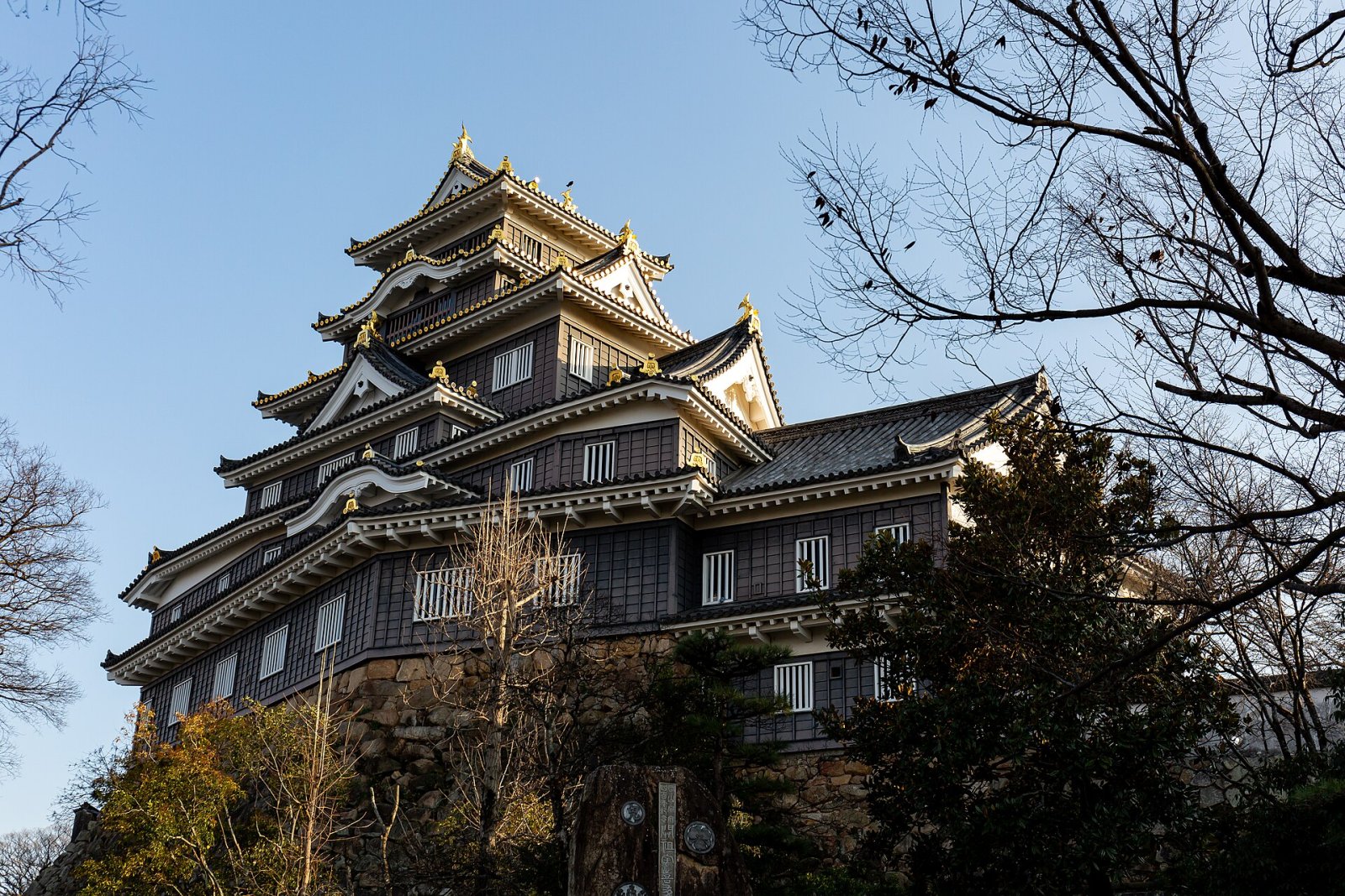 Замок Окаяма: Драгоценность японской истории - Okayama | Secret World Trip Planner