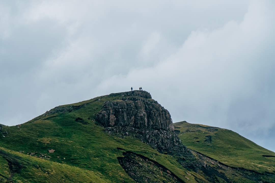 Cairnpapple Hill: Uma Viagem ao Passado Pré-Histórico da Escócia - W9HG+4V Bathgate | Secret World Trip Planner