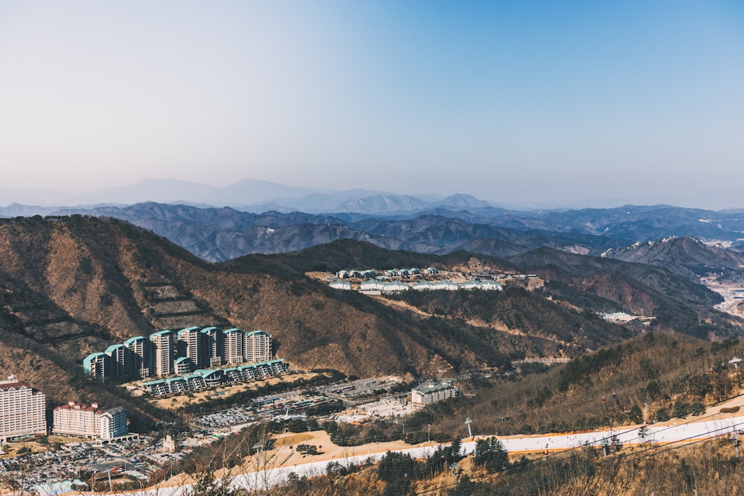 Додамсамбонг Пик: Природный Рай в Даньяне - Danyang-gun | Secret World Trip Planner