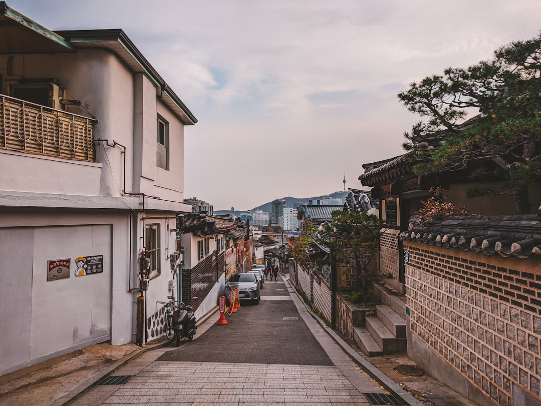 Entdecken Sie das Bukchon Hanok Village: das traditionelle Herz von Seoul - Jongno District | Secret World Trip Planner